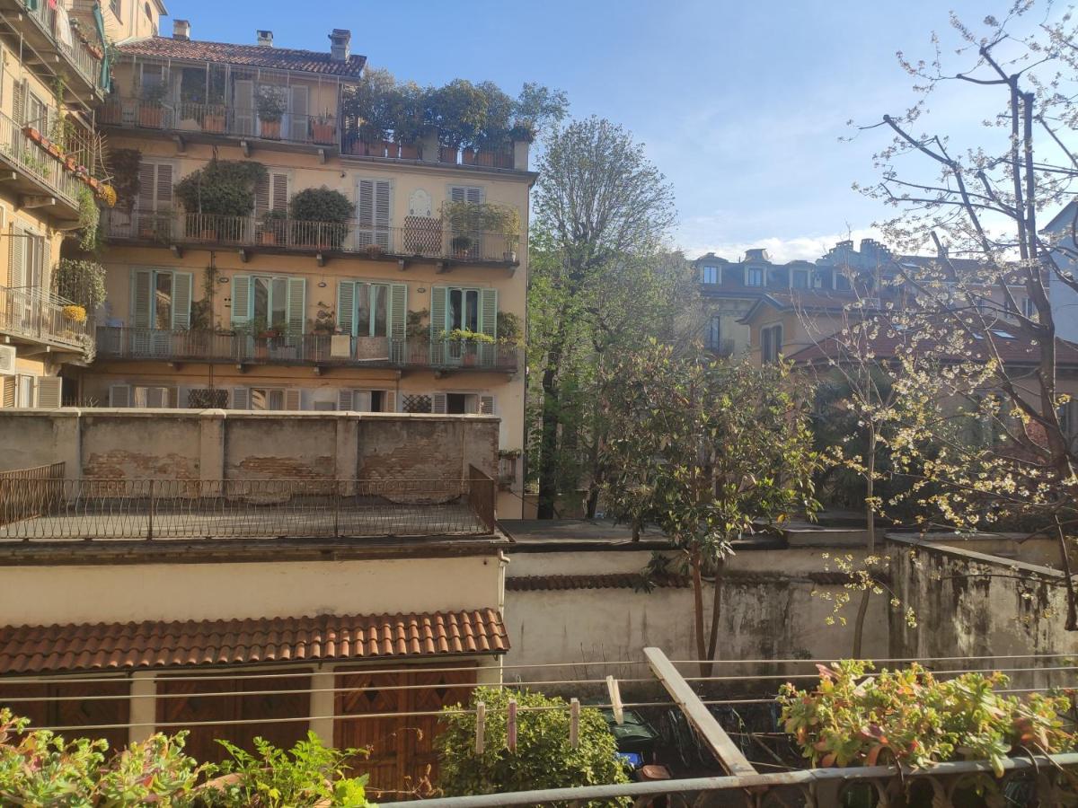 Appartamento Su Cortile Magico Turin Exterior foto
